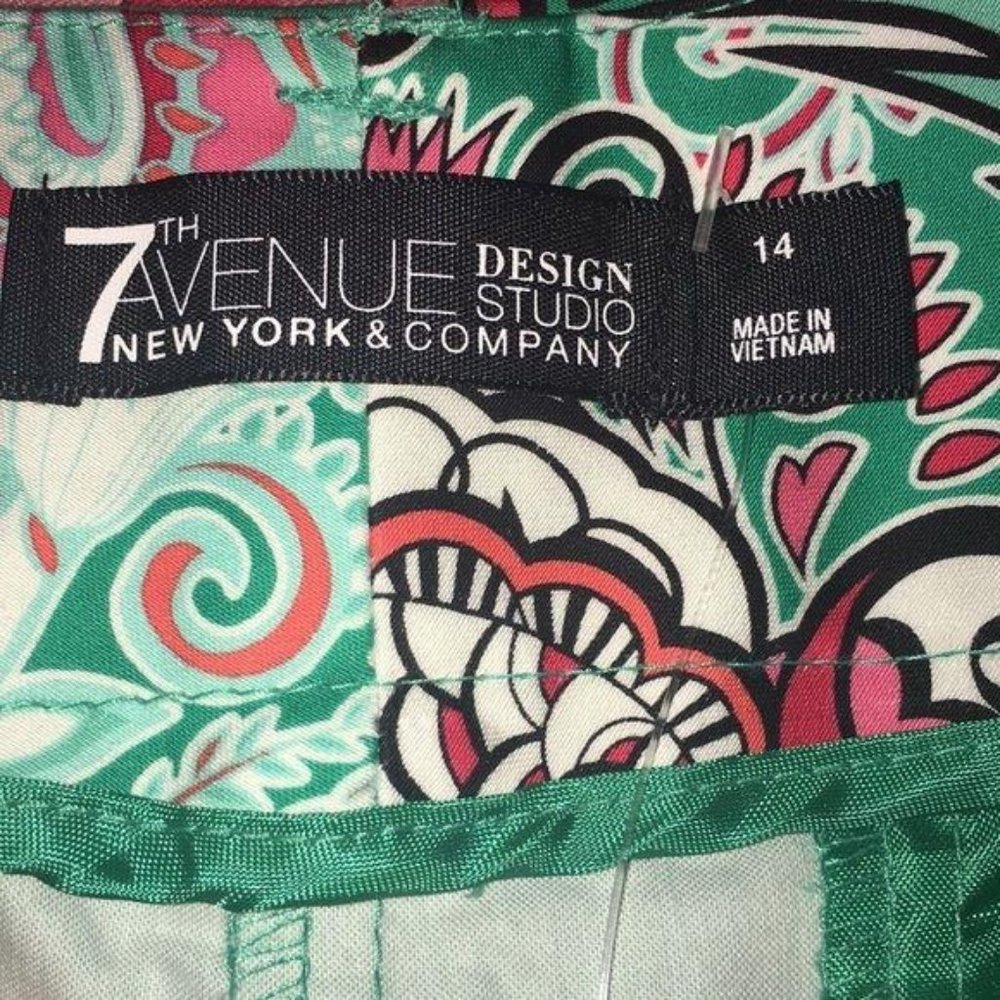 7th Avenue Design Studio New York & Company Shorts - Picture 3 of 3